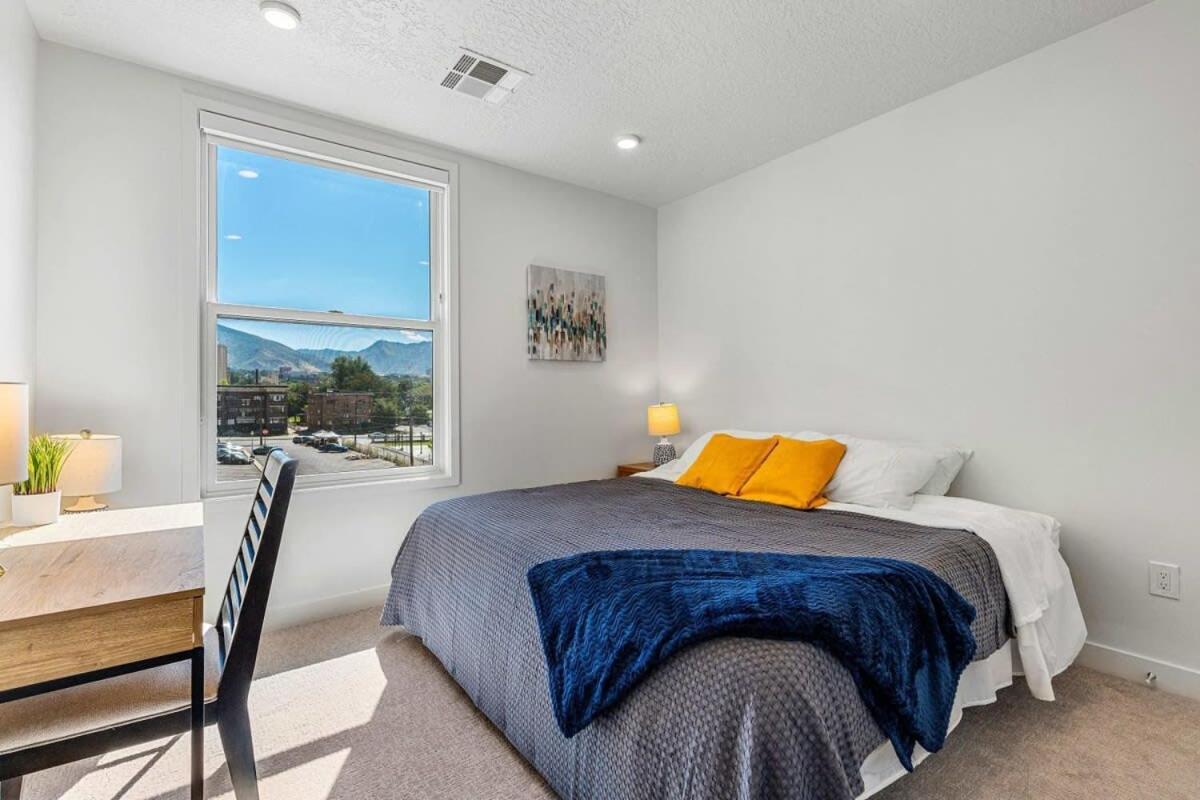 2Br Luxury Urban Escape Balcony & Fitness Center Apartment Salt Lake City Exterior photo