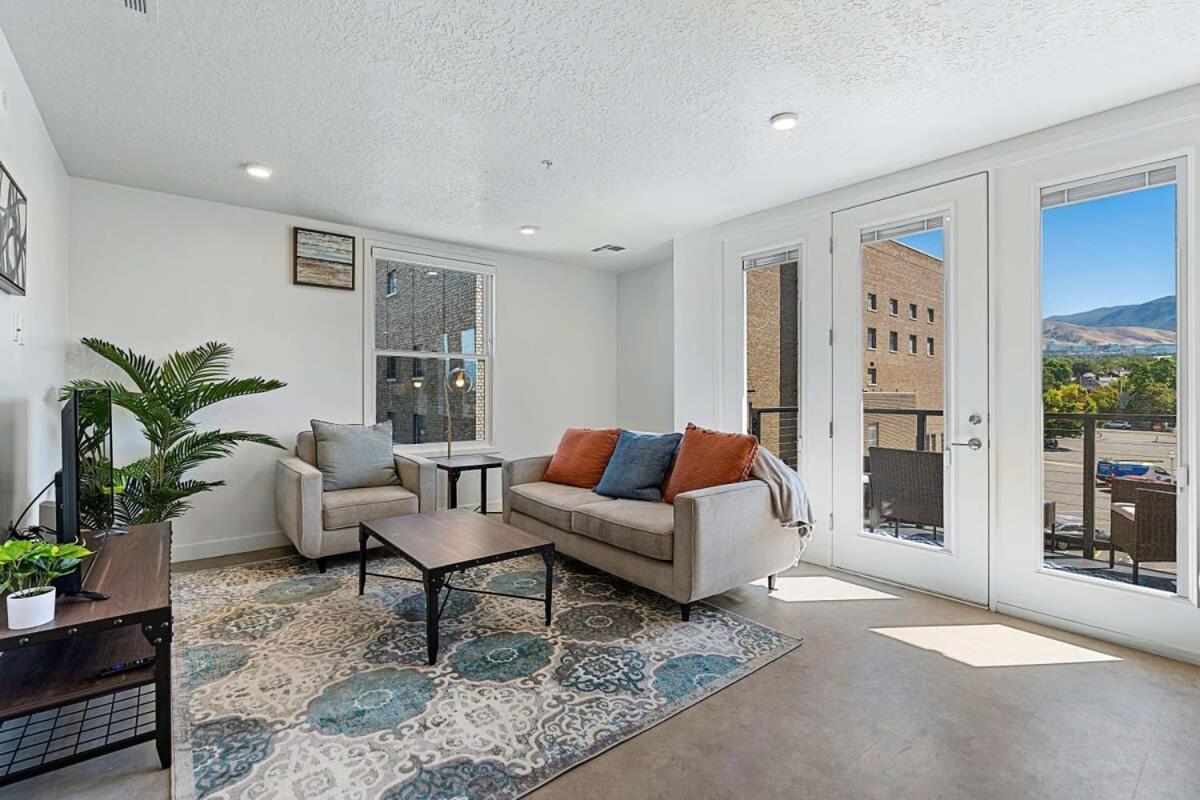 2Br Luxury Urban Escape Balcony & Fitness Center Apartment Salt Lake City Exterior photo